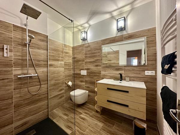 MAISON MEUBLEE ET RENOVEE A PEZENS