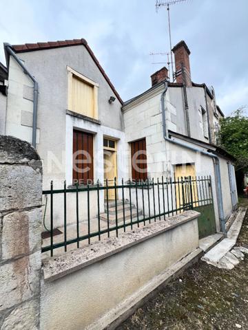 MAISON 5 PIECES A RESTAURER PROCHE COMMERCES DANS LE BOURG DE POULAINES (INDRE 36)