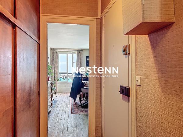 EXCLUSIVITÉ - STUDIO LUMINEUX - CHARME DE L'ANCIEN - PARQUET - CHEMINÉE - FORT POTENTIEL - PARIS 17