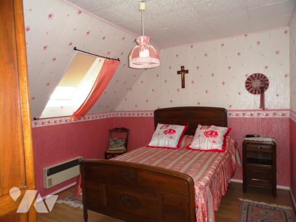 Château-Thierry -  Pavillon sur sous-sol de type 7 avec 4 chambres. L'ensemble sur terrain.