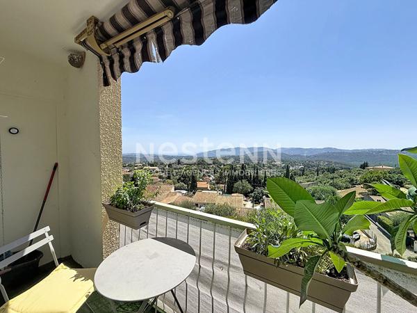 -EXCLUSIVITÉ- Appartement 3 pièces avec terrasse, vue mer et montagnes / Grasse, quartier Saint-Jacques