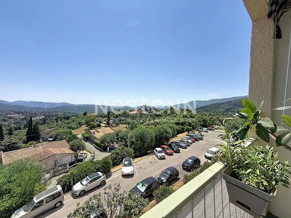 -EXCLUSIVITÉ- Appartement 3 pièces avec terrasse, vue mer et montagnes / Grasse, quartier Saint-Jacques