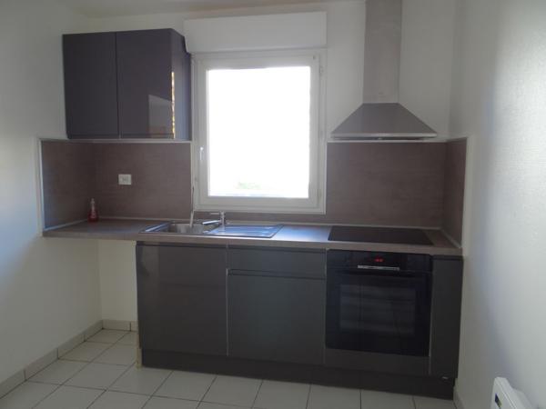 PAVILLON F4  LUMINEUX - AU CALME DANS RESIDENCE SECURISEE AVEC GARDIEN