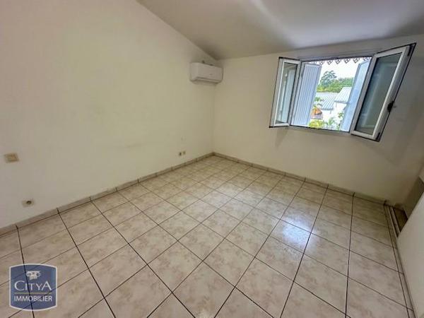 Appartement à louer 2 pièces 50.33m² Saint-Paul (97434)