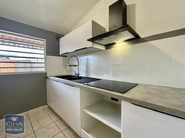Appartement à louer 2 pièces 50.33m² Saint-Paul (97434)
