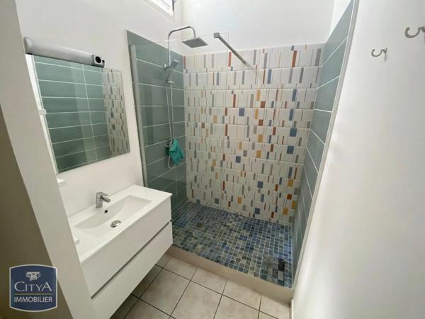 Appartement à louer 2 pièces 50.33m² Saint-Paul (97434)