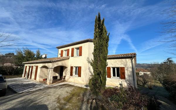 Maison à vendre    6 pièces •  Joyeuse