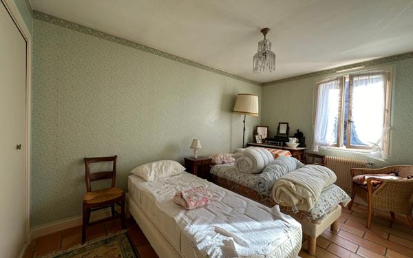 Maison à vendre    6 pièces •  Joyeuse