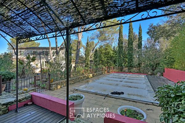 Bastide de charme avec piscine et dépendance