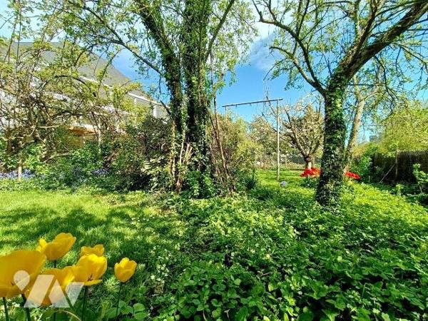 NOUVAUTE - SEULEMENT CHEZ TRENTE CINQ NOTAIRES - Dans une rue calme du quartier Beausoleil - ce...