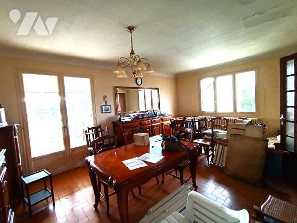 NOUVAUTE - SEULEMENT CHEZ TRENTE CINQ NOTAIRES - Dans une rue calme du quartier Beausoleil - ce...