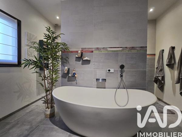 Maison à vendre 7 pièces 196 m² Magny-le-Hongre