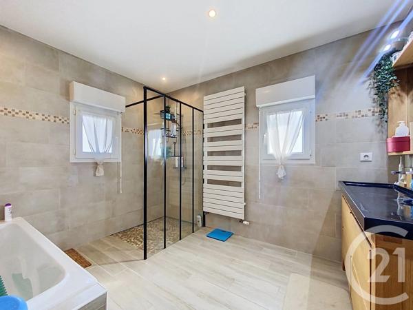 Maison à vendre  5 pièces - 158,16 m 2   BAINS  - 43