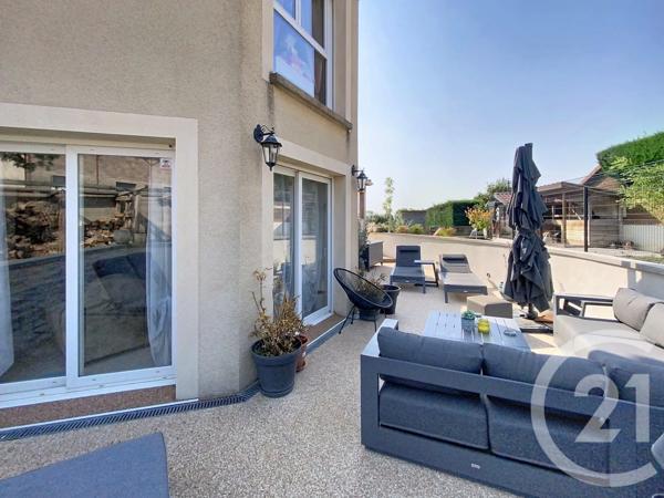 Maison à vendre  5 pièces - 158,16 m 2   BAINS  - 43
