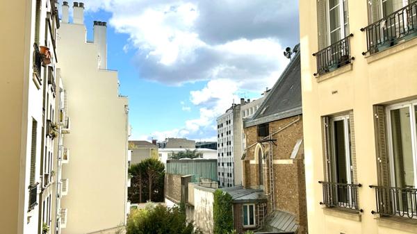 Appartement 2 pièces rue Championnet à rénover