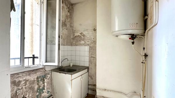 Appartement 2 pièces rue Championnet à rénover