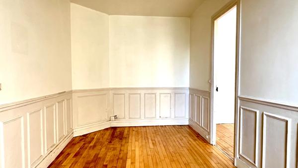 Appartement 2 pièces rue Championnet à rénover