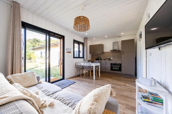 De beaux volumes, un jardin généreux, une vraie maison de famille à Léognan