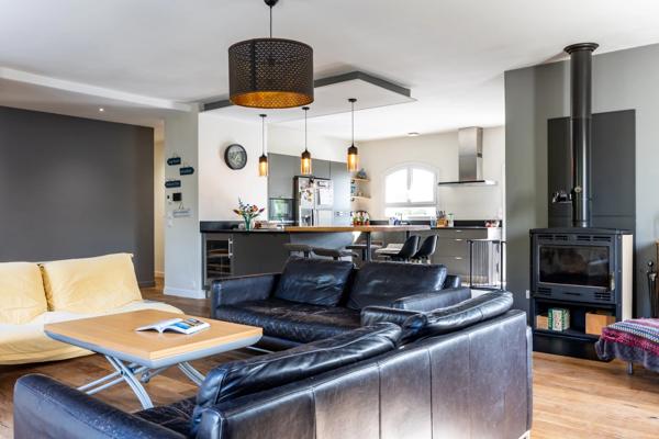 De beaux volumes, un jardin généreux, une vraie maison de famille à Léognan