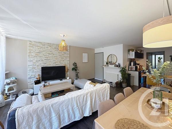 Appartement F3 à vendre  3 pièces - 66,35 m 2   LE PUY EN VELAY  - 43
