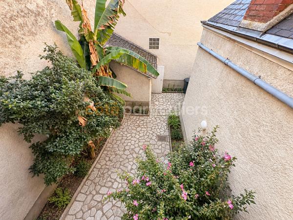 Vente
                ImmeubleBlere (37150)