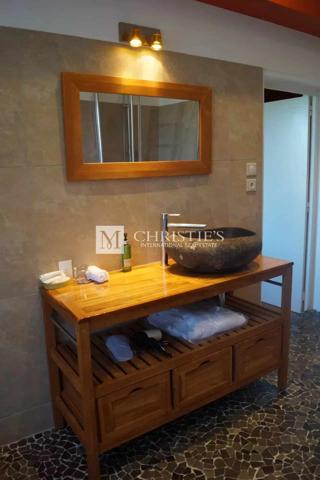 ANGOULEME – MAGNIFIQUE PROPRIETE DANS UN CADRE UNIQUE