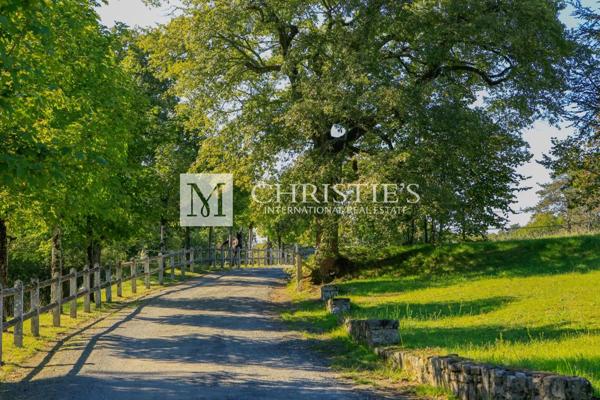 ANGOULEME – MAGNIFIQUE PROPRIETE DANS UN CADRE UNIQUE