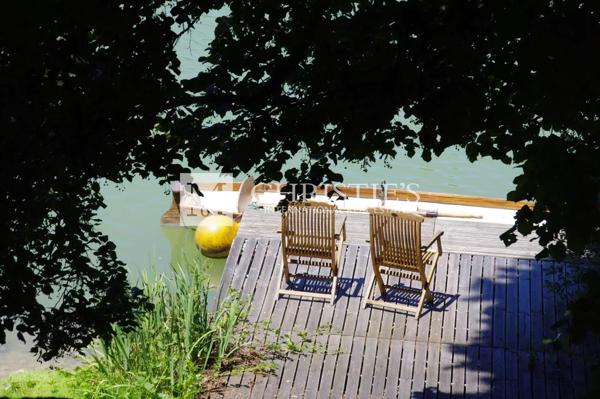 ANGOULEME – MAGNIFIQUE PROPRIETE DANS UN CADRE UNIQUE