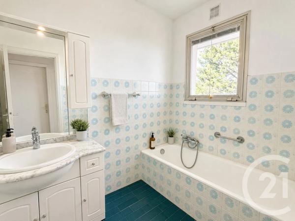 Appartement F3 à vendre  3 pièces - 71,13 m 2   LE CANNET  - 06