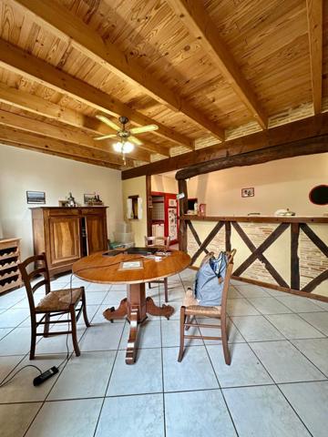 Charmante maison en pierre au cœur d’un hameau paisible