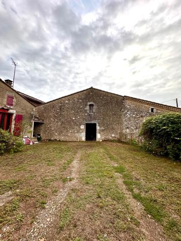 Charmante maison en pierre au cœur d’un hameau paisible