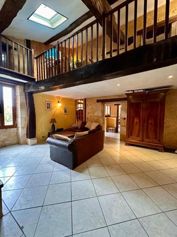 Charmante maison en pierre au cœur d’un hameau paisible