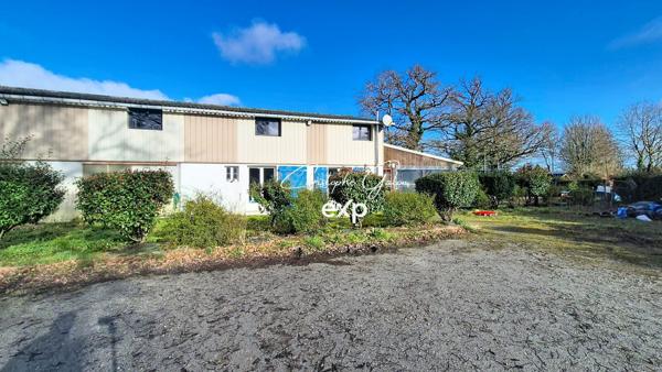 Domaine avec restaurant, habitation en parfait état, gîte, terrain, étang