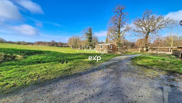 Domaine avec restaurant, habitation en parfait état, gîte, terrain, étang