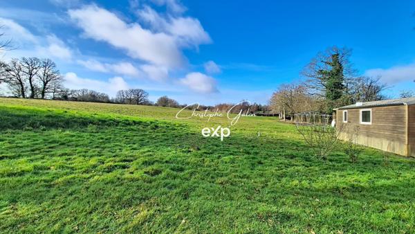 Domaine avec restaurant, habitation en parfait état, gîte, terrain, étang