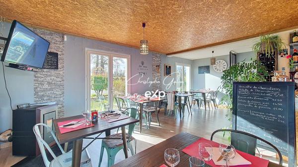 Domaine avec restaurant, habitation en parfait état, gîte, terrain, étang