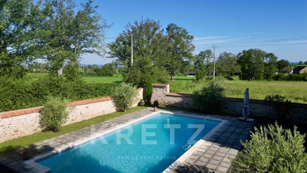 Maison de campagne rénovée avec piscine