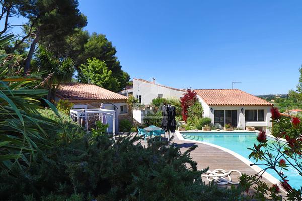 Maison Plan De Cuques 317 m², Prestations haut de gamme , piscine, grand terrain,