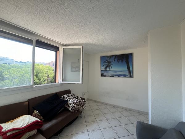 Appartement à LA VALETTE-DU-VAR (83160)