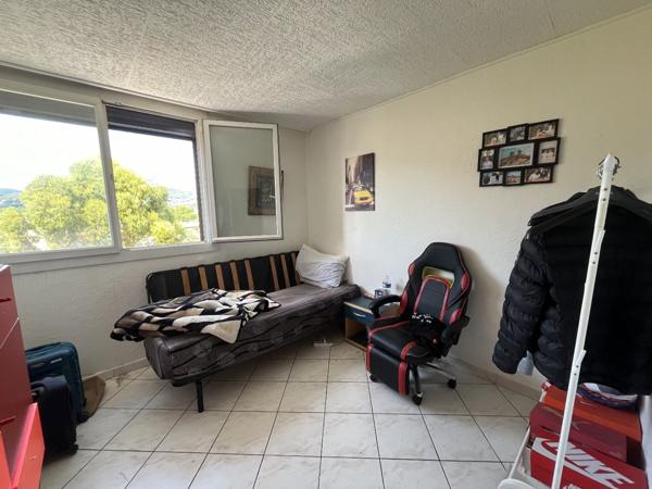 Appartement à LA VALETTE-DU-VAR (83160)