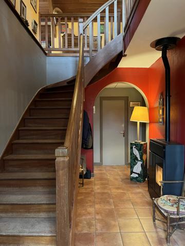 Belle maison familiale 12 pièces, 7 chambres, avec grand jardin et piscine