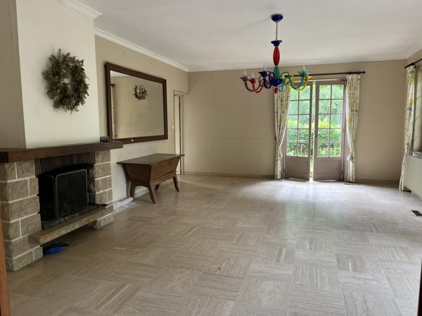 Belle maison familiale 12 pièces, 7 chambres, avec grand jardin et piscine