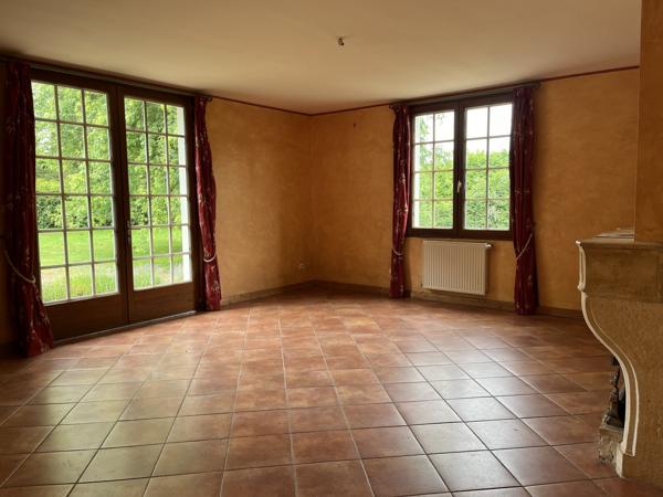 Belle maison familiale 12 pièces, 7 chambres, avec grand jardin et piscine