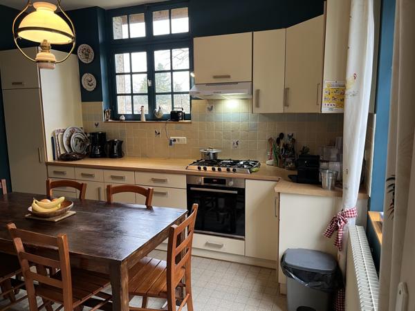 Belle maison familiale 12 pièces, 7 chambres, avec grand jardin et piscine