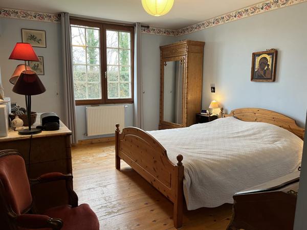 Belle maison familiale 12 pièces, 7 chambres, avec grand jardin et piscine