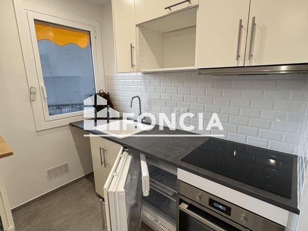 Location Studio 28.4 m² - 146 BOULEVARD DE GRENELLE Paris 75015