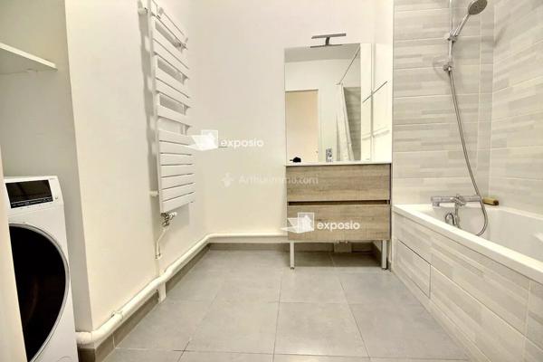 Vente                                                      Appartement
                        
                     3 pièces                      67 m2                     à Saint-Ouen-sur-Seine