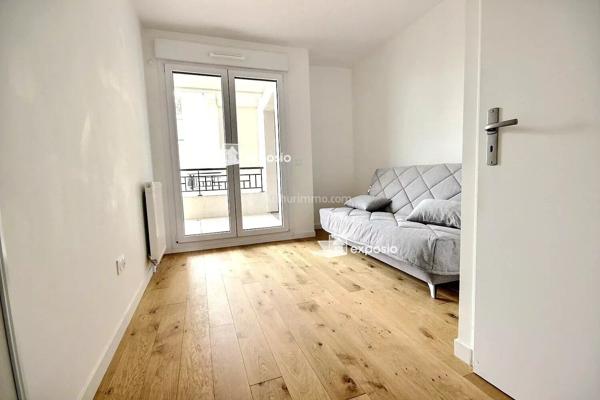 Vente                                                      Appartement
                        
                     3 pièces                      67 m2                     à Saint-Ouen-sur-Seine