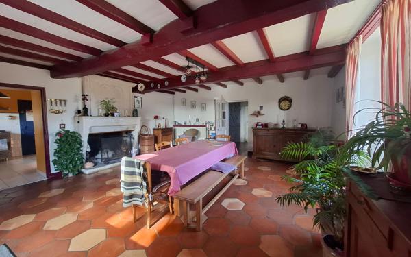 Maison à vendre    7 pièces •  Médis