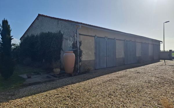 Maison à vendre    7 pièces •  Médis